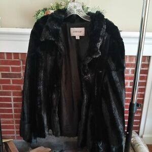 Avenue Elegant Black Faux Fur Jacket